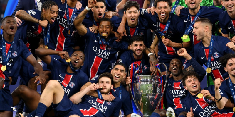 What rules regulate wages in Ligue 1